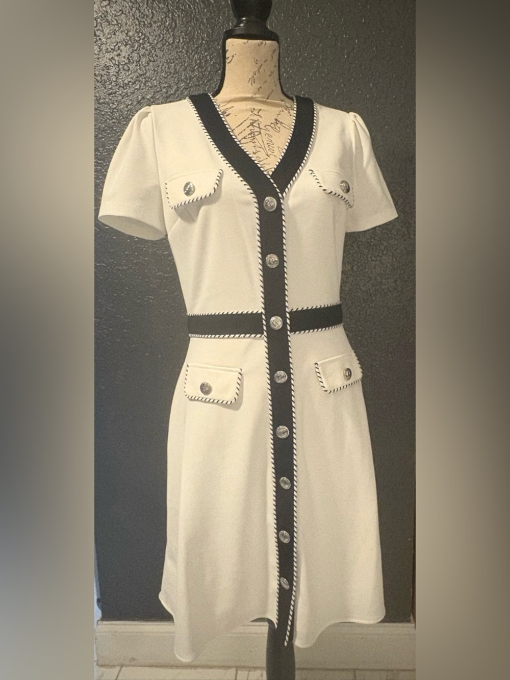 Karl Lagerfeld Elegant Cream V-Neck Button-Front Dress with Black Trim size 4
